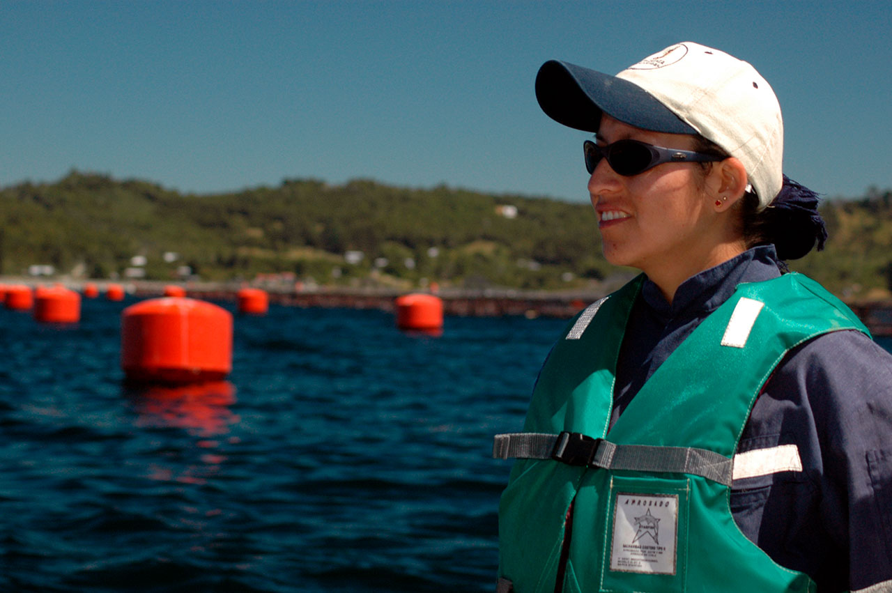 Empresas de la industrias del Salmón comienzan a formalizar su compromiso con la mujer